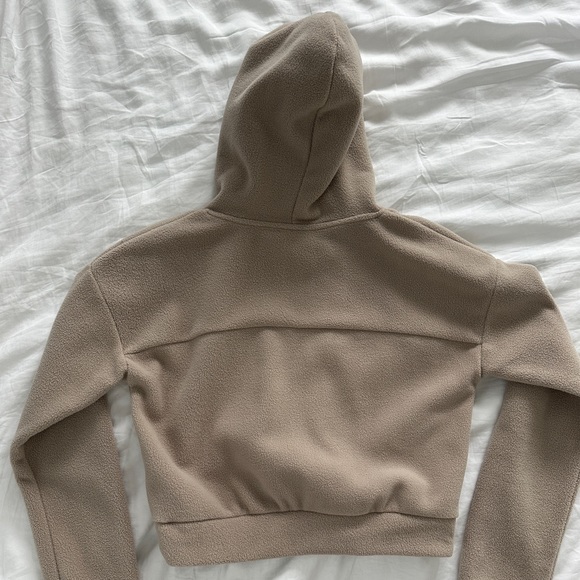 ALPHALETE CROPPED KING HOODIE - Picture 4 of 5